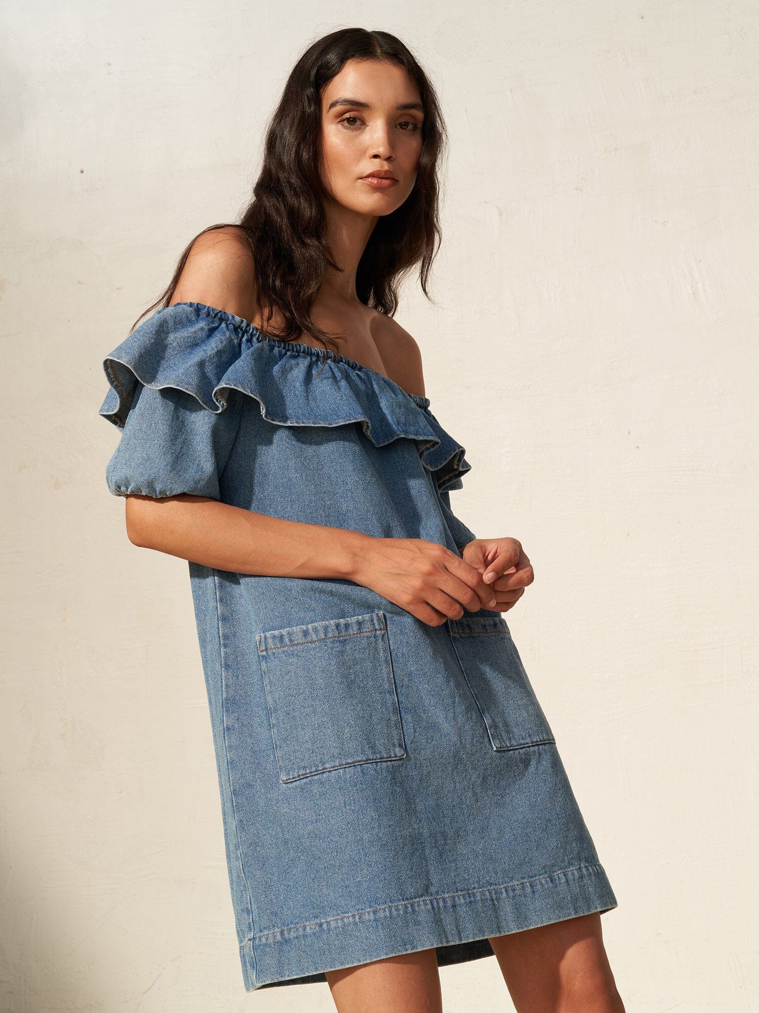 DALIA - Robe courte encolure Bardot off shoulder en denim délavé Oeko-Tex Bleu Robe Fête Impériale