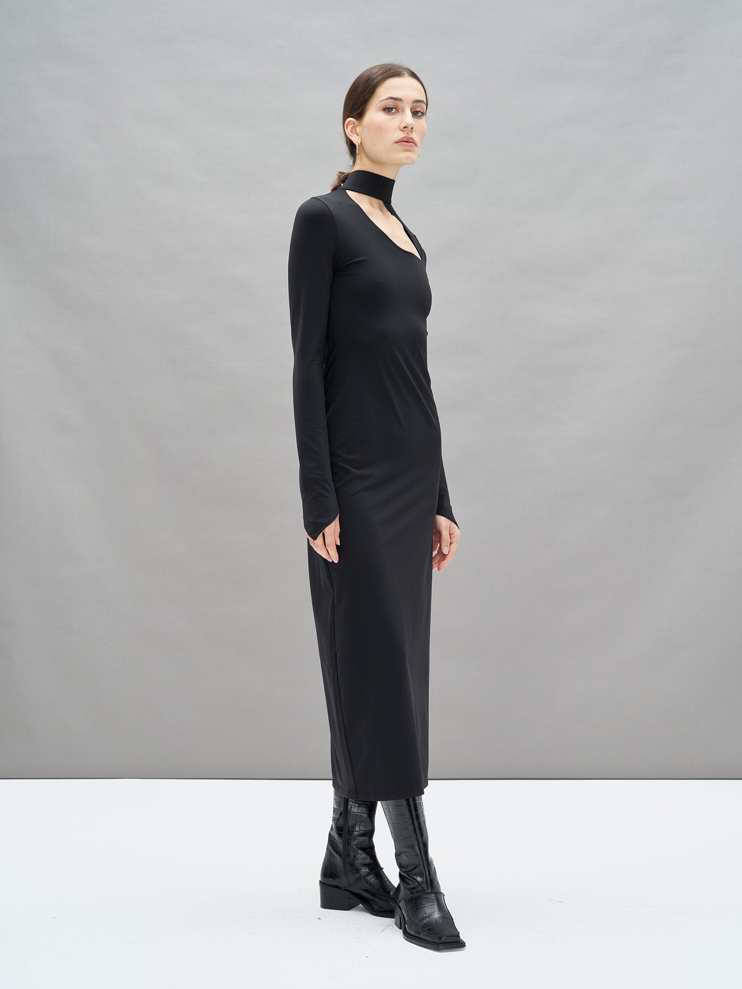 GAIA - Robe longue ajustée col cheminée et vague en jersey Hermione Noir Robe Fête Impériale