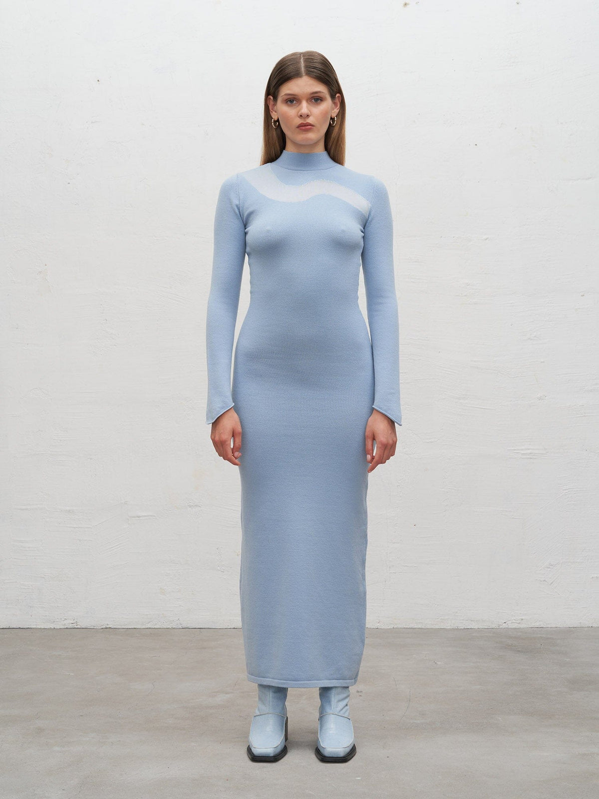 GAIA - Robe longue ajustée col cheminée et vague résille en laine mérinos Bleu Robe Fête Impériale