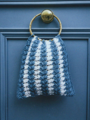 IOS - Sac grand modèle anse en bambou et macramé Blanc et Bleu Sac Fête Impériale