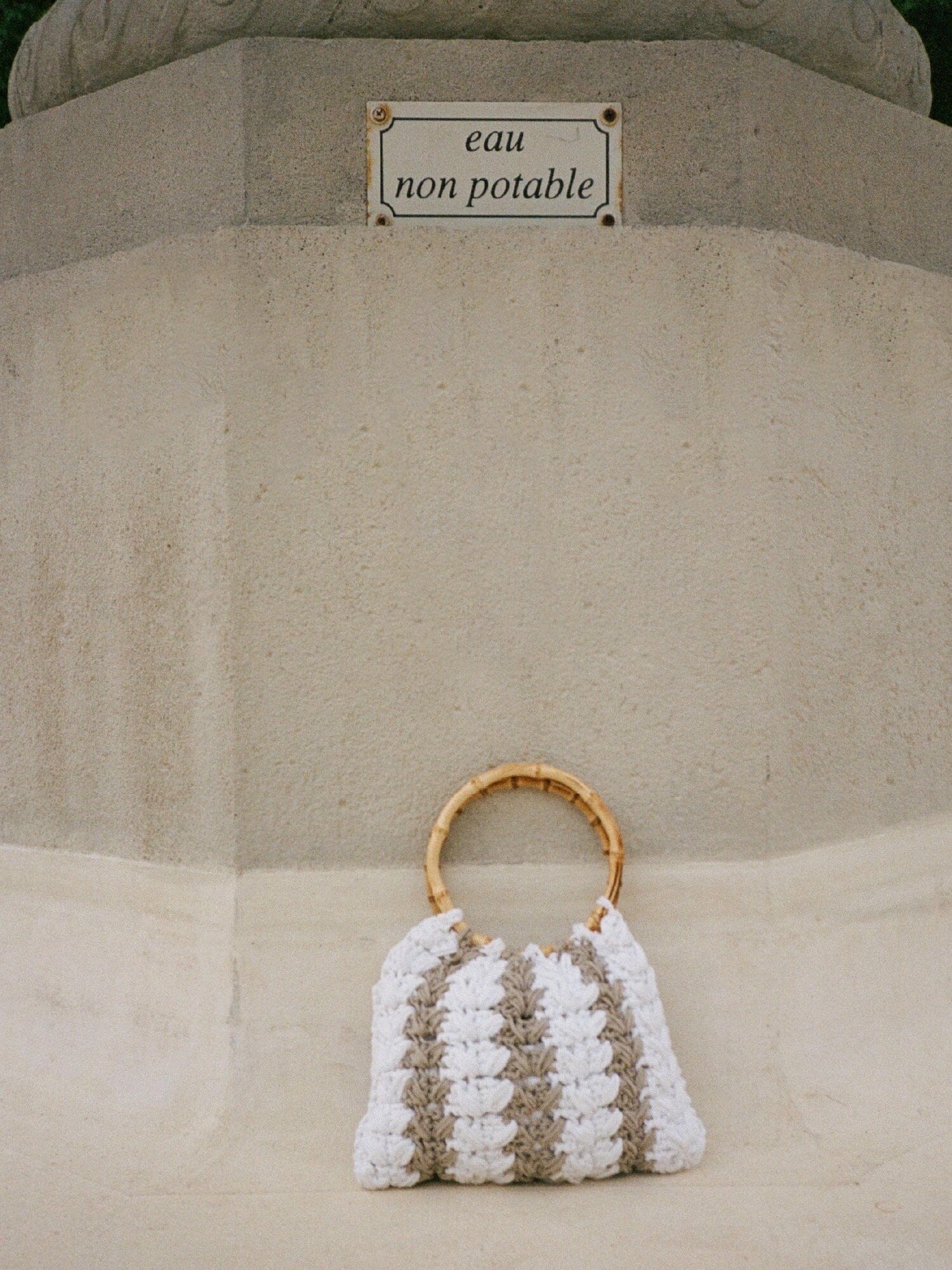 IOS - Sac petit modèle anse en bambou et macramé Blanc et Beige Sac Fête Impériale