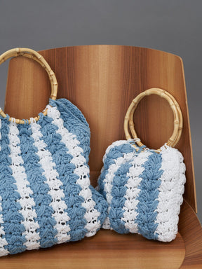 IOS - Sac petit modèle anse en bambou et macramé Blanc et Bleu Sac Fête Impériale